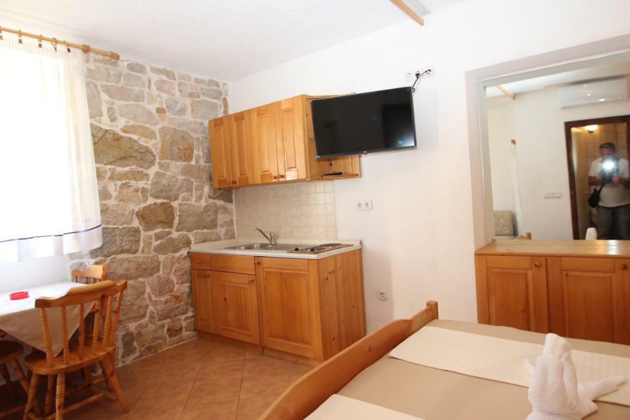 Appartments Mali Raj Vrsar Exterior photo