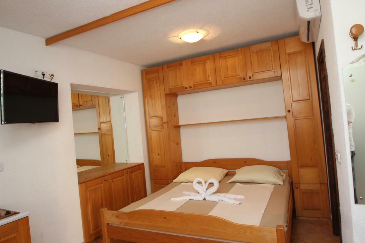 Appartments Mali Raj Vrsar Exterior photo