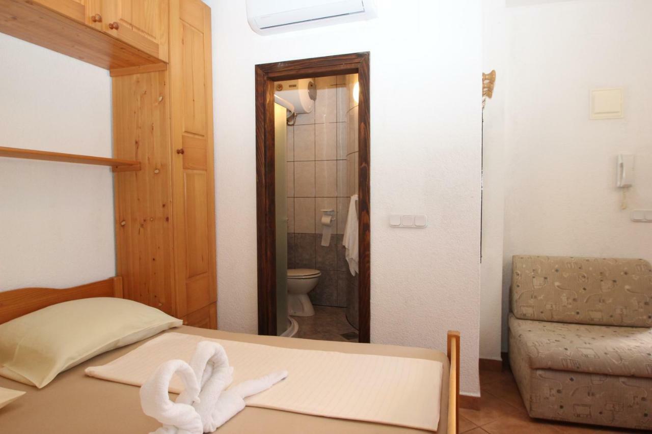 Appartments Mali Raj Vrsar Exterior photo